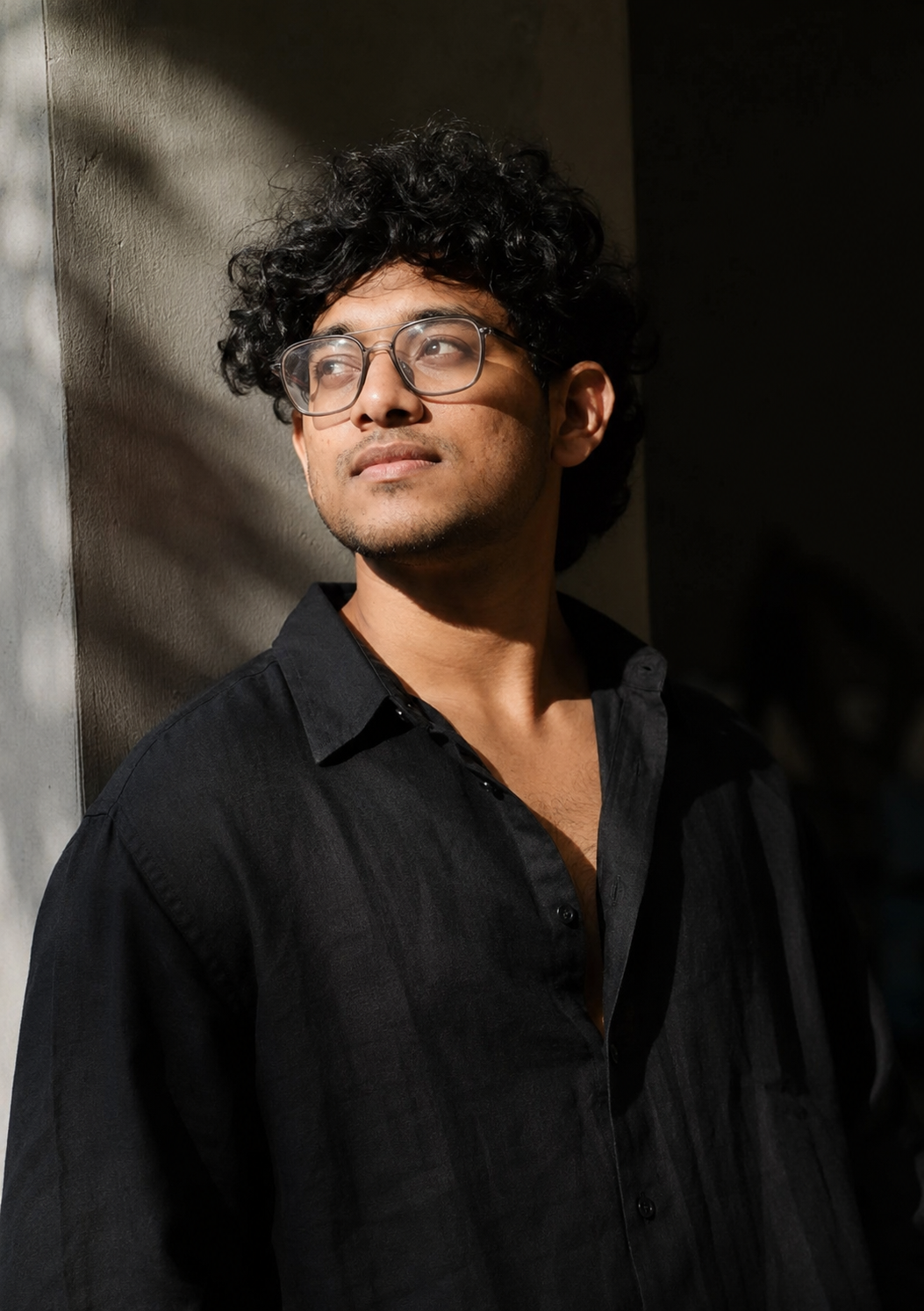 Vishnu — Linen shirt side profile